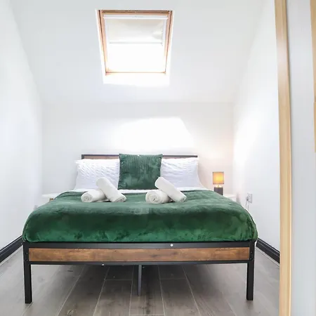 Apartment Lovely 2 Bed Flat - Next To Business Conference Centre -relocation- Familly
