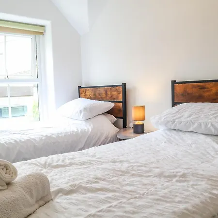 Lovely 2 Bed Flat - Next To Business Conference Centre -relocation- Familly * Harrogate