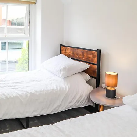 Apartment Lovely 2 Bed Flat - Next To Business Conference Centre -relocation- Familly *