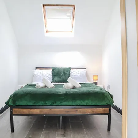 Apartment Lovely 2 Bed Flat - Next To Business Conference Centre -relocation- Familly
