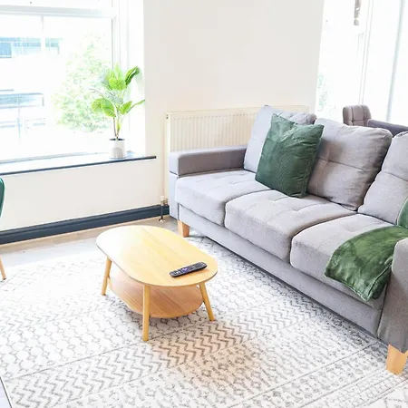 Apartment Lovely 2 Bed Flat - Next To Business Conference Centre -relocation- Familly *